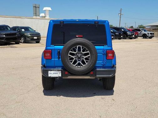 Hydro Blue Pearlcoat 2024 Jeep Wrangler 4-Door Sahara 4x4