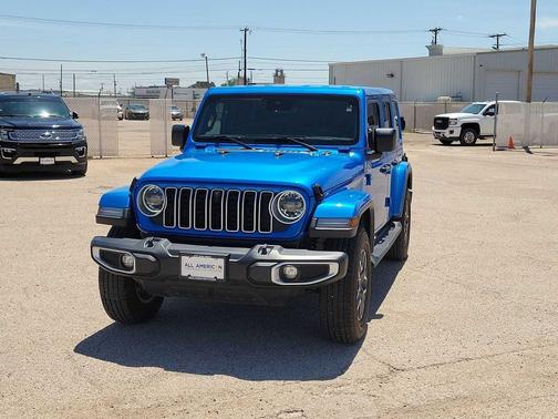 Hydro Blue Pearlcoat 2024 Jeep Wrangler 4-Door Sahara 4x4