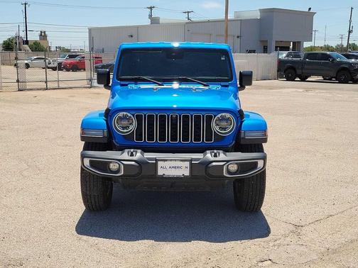 Hydro Blue Pearlcoat 2024 Jeep Wrangler 4-Door Sahara 4x4