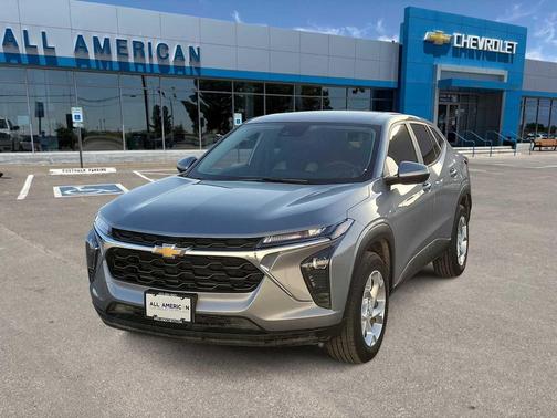 Sterling Gray Metallic 2025 Chevrolet Trax LS