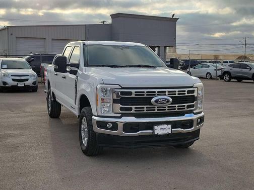 OXFORD WHITE 2024 Ford F-250 XLT