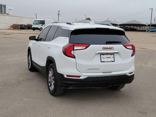 2023 GMC Terrain SLT