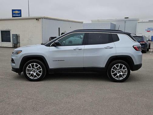 Silver Zynith Metallic Clearcoat 2025 Jeep Compass Limited