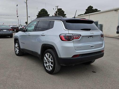 Silver Zynith Metallic Clearcoat 2025 Jeep Compass Limited