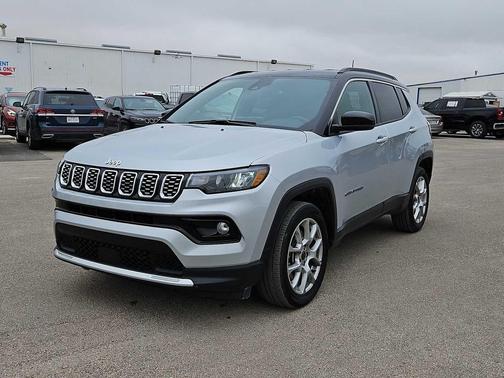 Silver Zynith Metallic Clearcoat 2025 Jeep Compass Limited