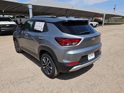 Sterling Gray Metallic 2026 Chevrolet Trailblazer LT