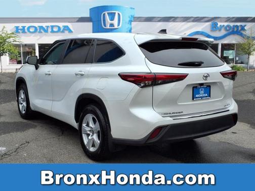 2023 Toyota Highlander LE