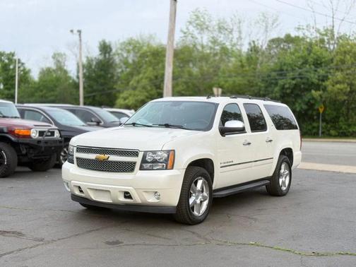 White 2014 Chevrolet Suburban 1500 LTZ
