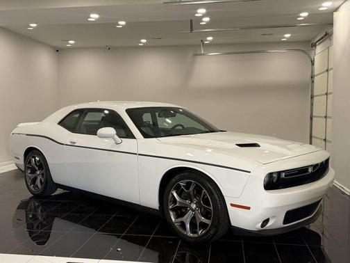 2015 Dodge Challenger SXT Plus