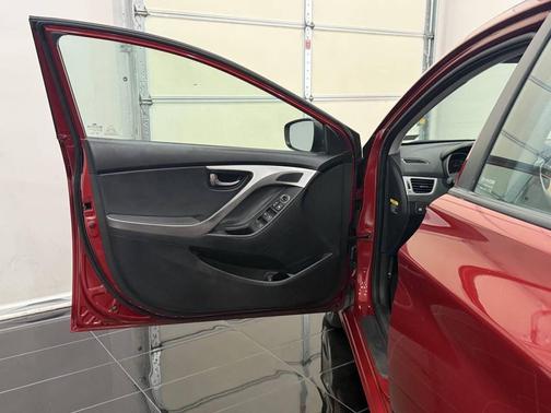 2012 Hyundai ELANTRA Limited