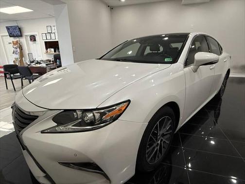2017 Lexus ES 350 Base