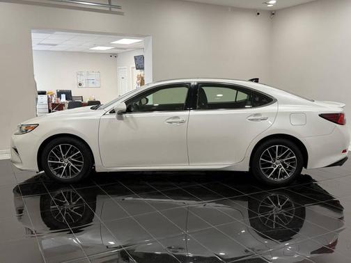 2017 Lexus ES 350 Base