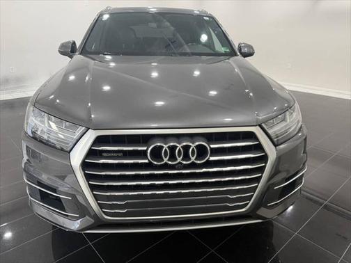 2019 Audi Q7 45 Premium Plus