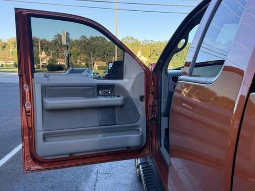 2004 Ford F-150 XLT SuperCab