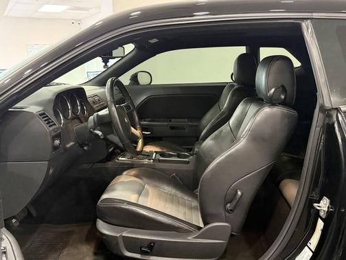 2010 Dodge Challenger SE