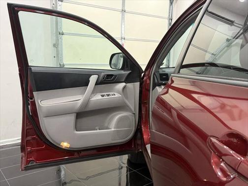 2010 Toyota Highlander SE