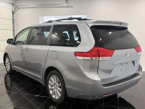 2014 Toyota Sienna LE