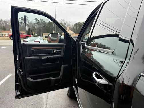 2014 RAM 1500 Laramie