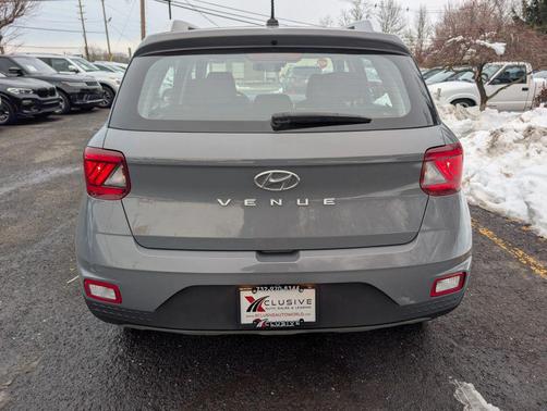 2023 Hyundai VENUE SEL