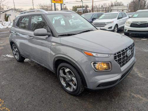 2023 Hyundai VENUE SEL