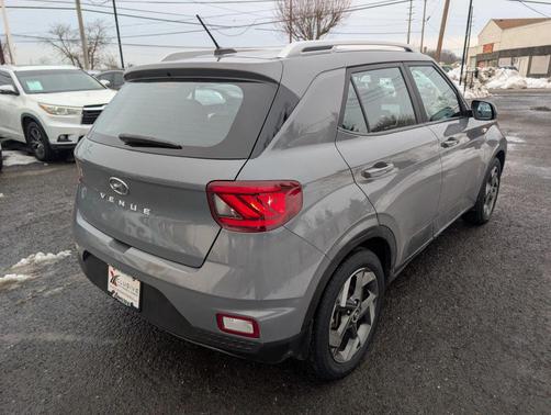 2023 Hyundai VENUE SEL