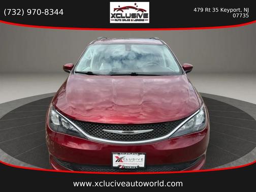Velvet Red Pearlcoat 2021 Chrysler Voyager LXI