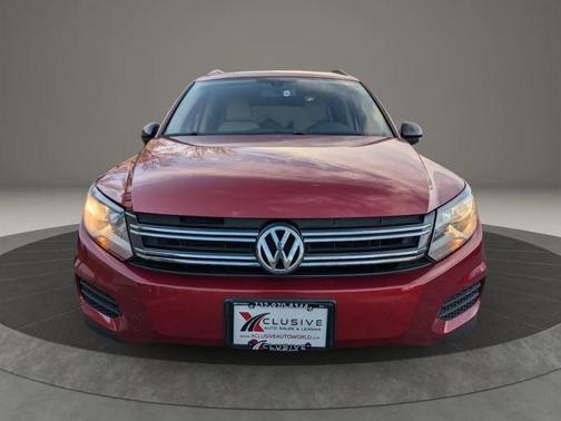 Burgundy 2016 Volkswagen Tiguan S