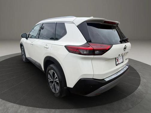 Pearl White Tricoat 2021 Nissan Rogue SV