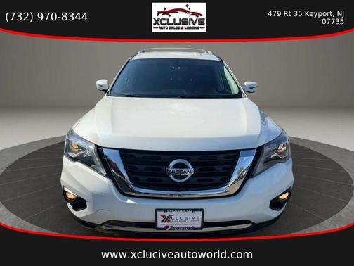 White 2018 Nissan Pathfinder SL