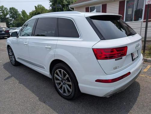 2019 Audi Q7 45 Premium Plus
