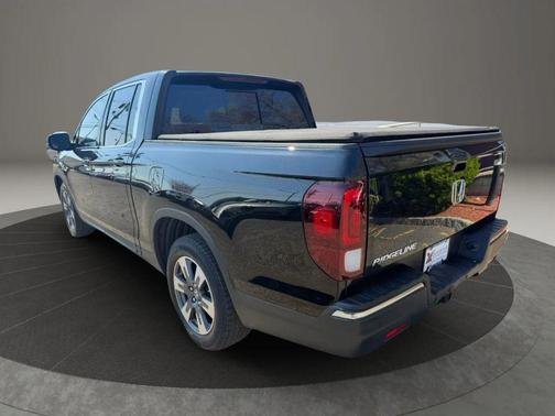 Crystal Black Pearl 2019 Honda Ridgeline RTL