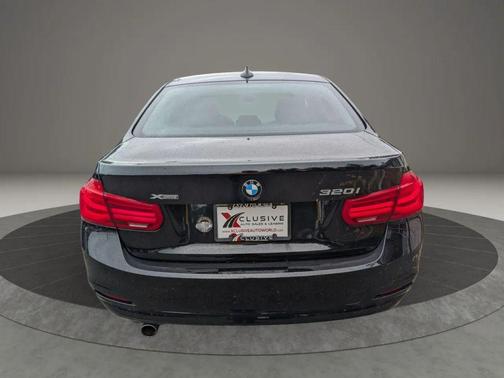 Black 2018 BMW 320 i