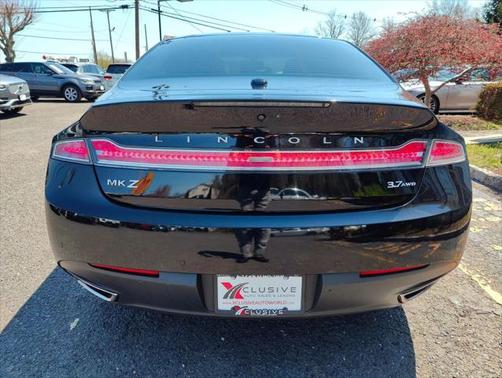 2016 Lincoln MKZ Base