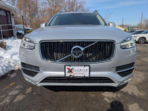 2017 Volvo XC90 T6 Momentum
