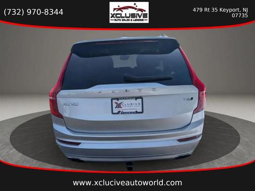 Bright Silver Metallic 2017 Volvo XC90 T6 Momentum