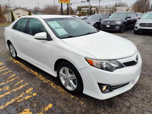 2014 Toyota Camry SE