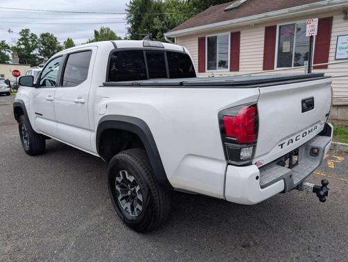 2016 Toyota Tacoma SR