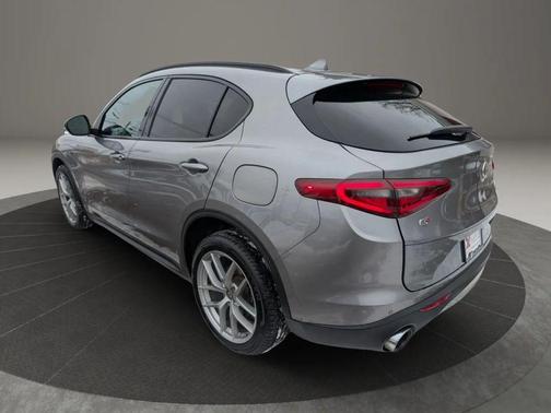 Stromboli Gray Metallic 2018 Alfa Romeo Stelvio Ti Sport