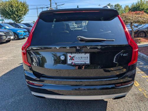 2018 Volvo XC90 T6 Momentum