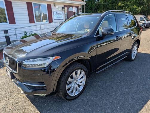 2018 Volvo XC90 T6 Momentum