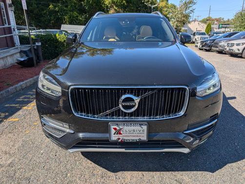 2018 Volvo XC90 T6 Momentum