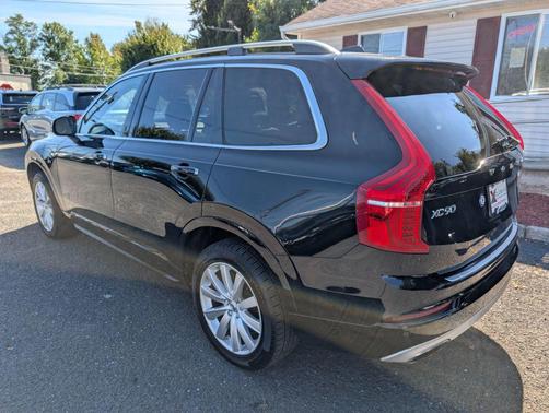 2018 Volvo XC90 T6 Momentum
