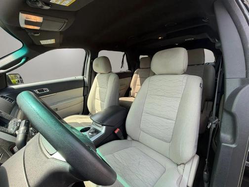 Tuxedo Black Metallic 2015 Ford Explorer Sport