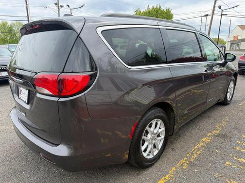 Gray 2020 Chrysler Voyager LXI