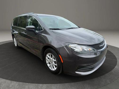 Granite Crystal Metallic Clearcoat 2020 Chrysler Voyager LXI