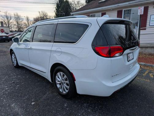 2018 Chrysler Pacifica Touring-L