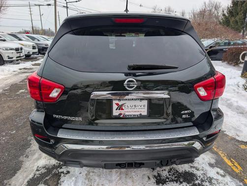 2018 Nissan Pathfinder SL