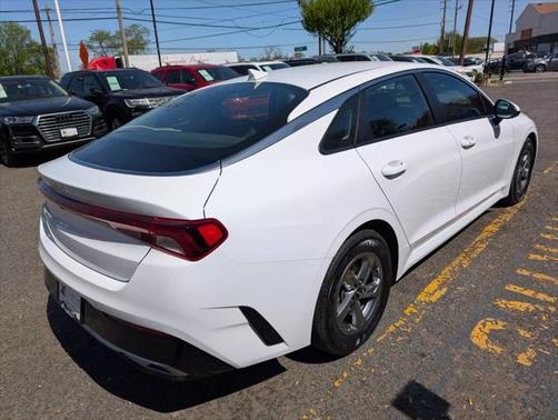 2022 Kia K5 LXS Sedan 4D