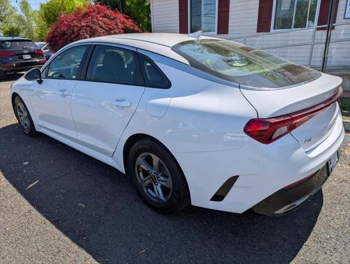 2022 Kia K5 LXS Sedan 4D