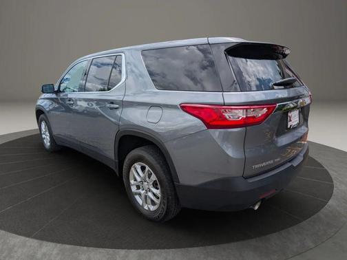 Satin Steel Metallic 2020 Chevrolet Traverse LS